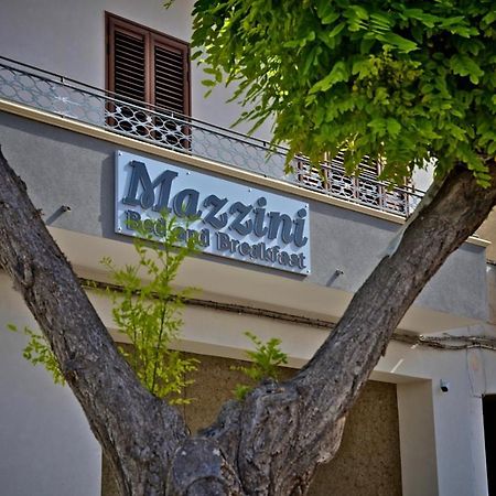 Bed & Breakfast "Mazzini" เลเวราโน ภายนอก รูปภาพ