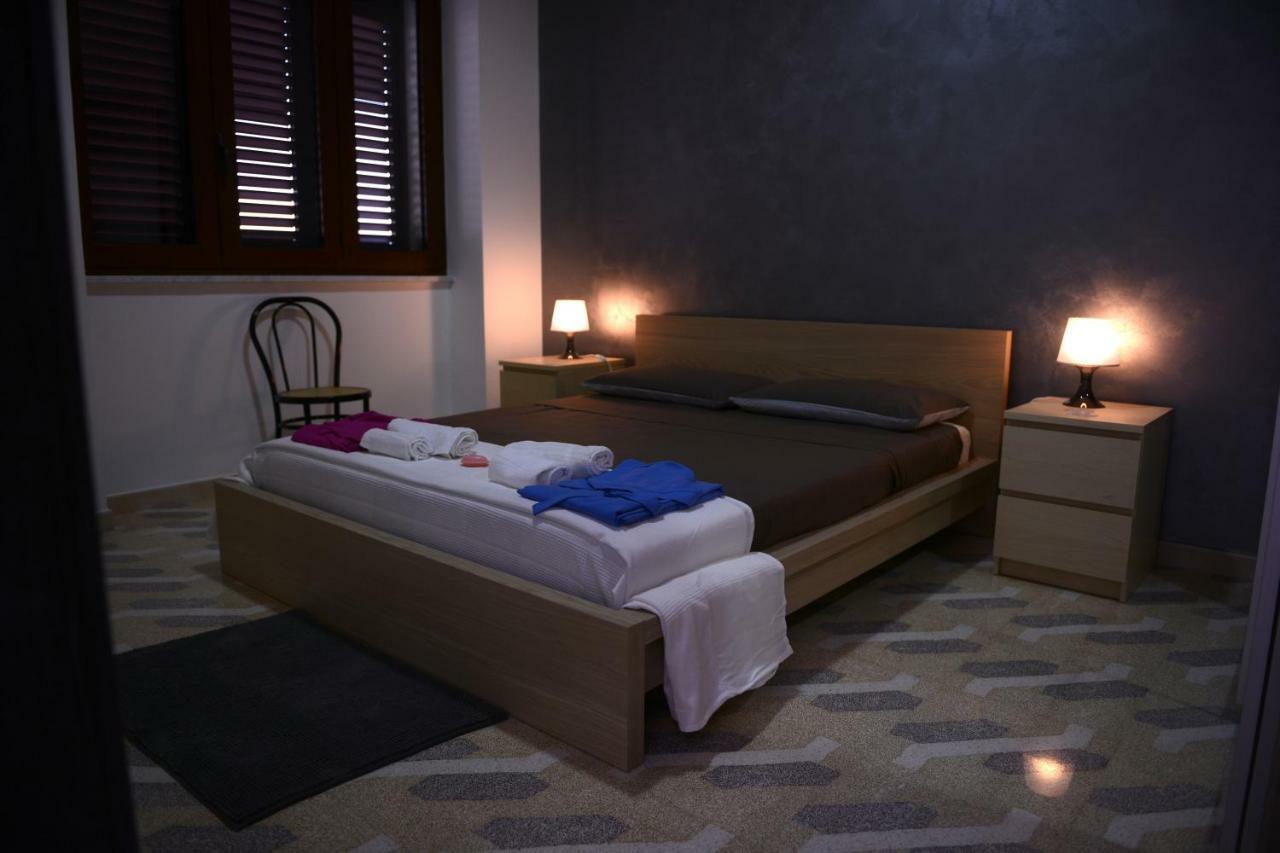Bed & Breakfast "Mazzini" เลเวราโน ภายนอก รูปภาพ