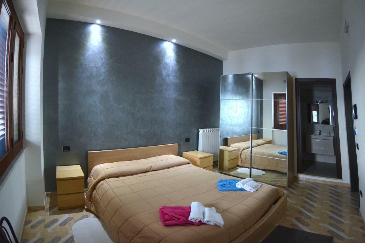 Bed & Breakfast "Mazzini" เลเวราโน ภายนอก รูปภาพ